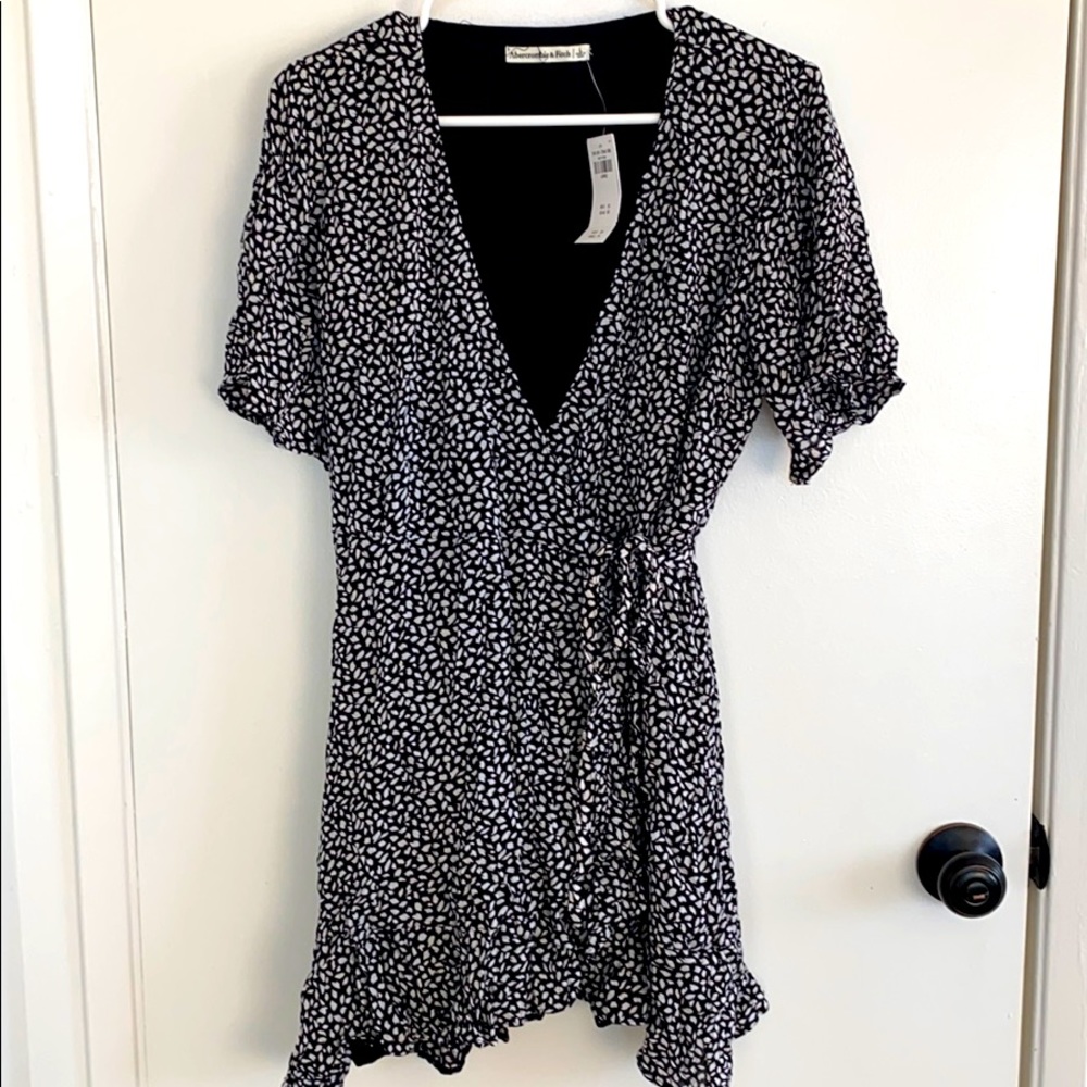 NWT Abercrombie wrap front mini dress.